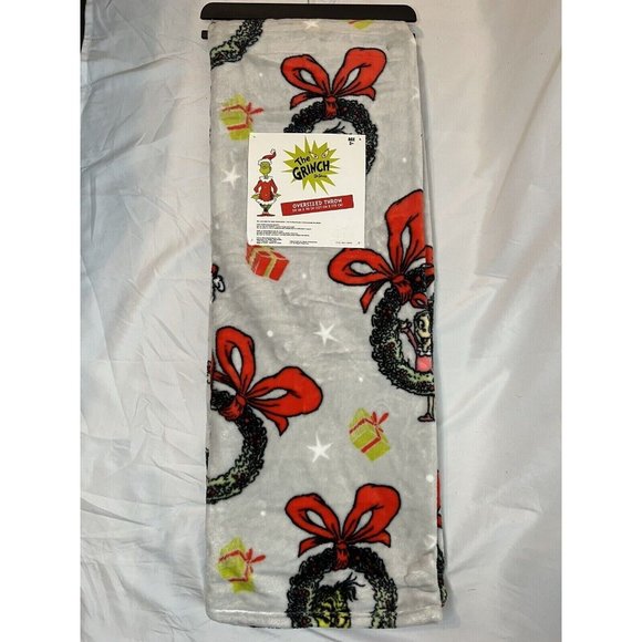 The Grinch Holiday Plush Blanket Christmas Oversized VIRAL TikTok Throw 50x70” - Picture 2 of 4